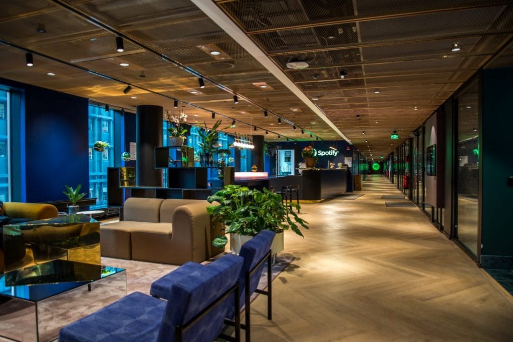 Spotify Stoccolma, esempio di restyling dell’ufficio che unisce design scandinavo e spirito creativo del brand.