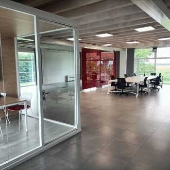 Replica sistemi open space trend per l'arredamento ufficio