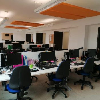 call-center-e-pannelli-fonoassorbenti-a-soffitto-211190