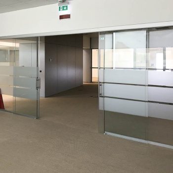 pareti-divisorie-vetrate-curvilinee-211467