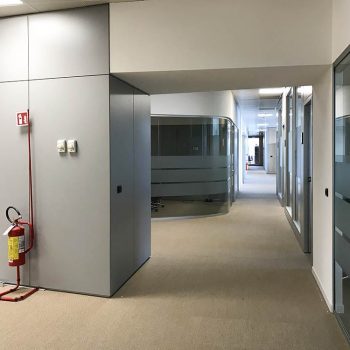 pareti-divisorie-vetrate-curvilinee-211550